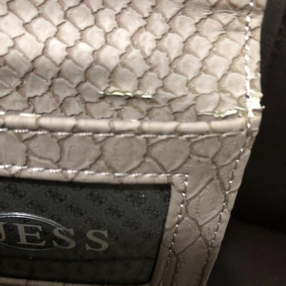 WOMANS GUESS CHIC LUXE SNAKESKIN WALLET - Picture 6 of 8